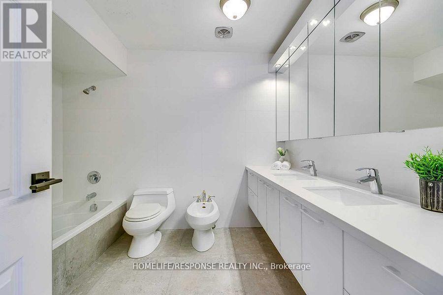 3640 Burnbrae Drive, Mississauga, Ontario  L5C 2N7 - Photo 22 - W13105470