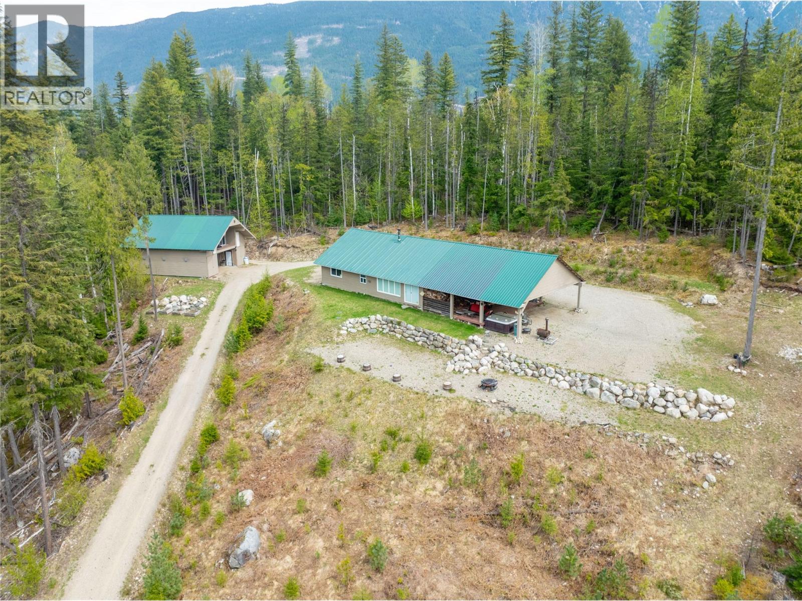 1446 Nittel Road, Seymour Arm, British Columbia  V0E 1M0 - Photo 33 - 10373345