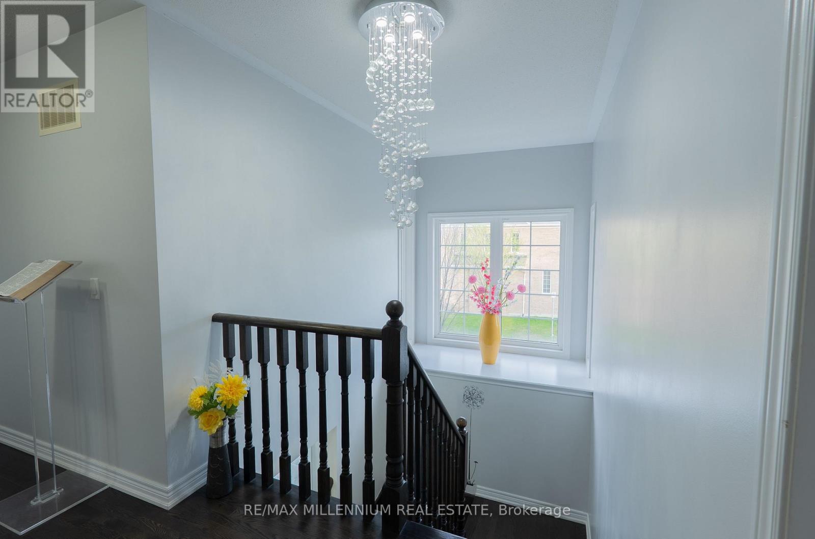 8 Zelda Road, Brampton, Ontario  L6R 0B3 - Photo 12 - W13105188