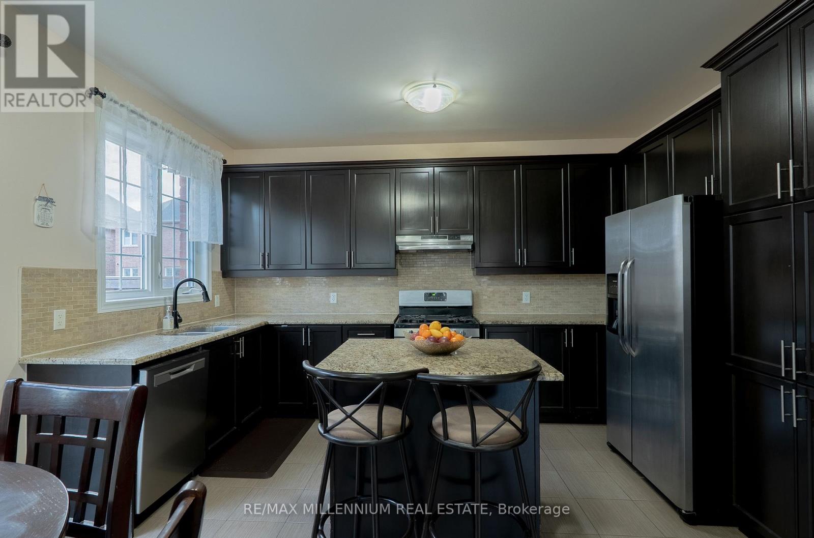 8 Zelda Road, Brampton, Ontario  L6R 0B3 - Photo 43 - W13105188