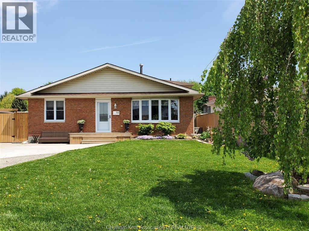 10 Athlone Road, Tilbury, Ontario  N0P 2L0 - Photo 2 - 26010587