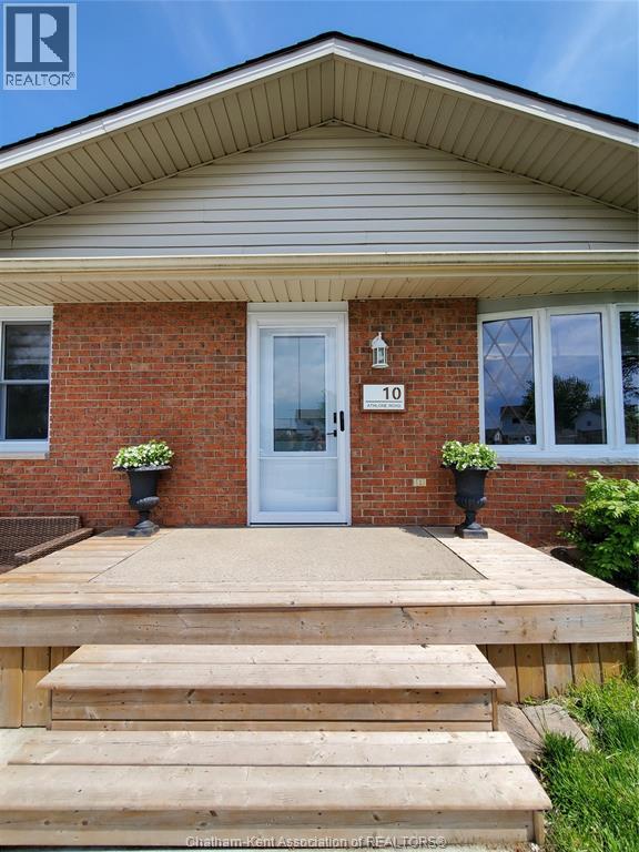10 Athlone Road, Tilbury, Ontario  N0P 2L0 - Photo 3 - 26010587