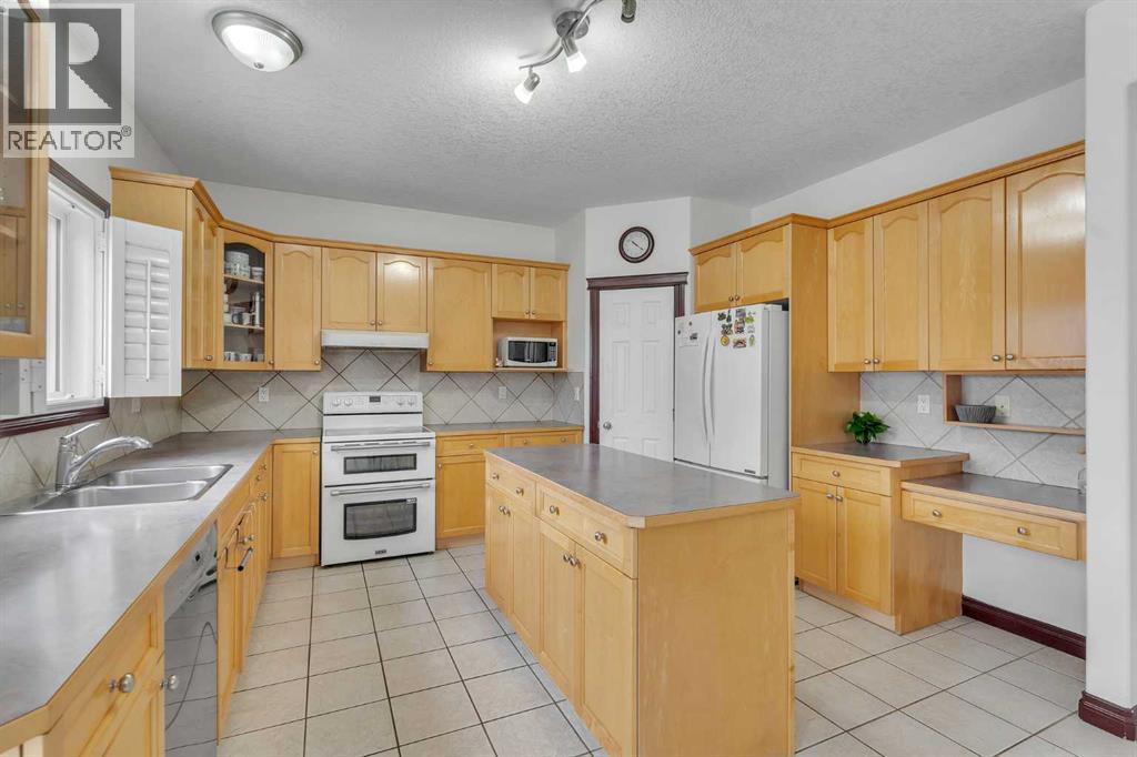113 West Creek Pond, Chestermere, Alberta  T1X 1H4 - Photo 13 - A2302134