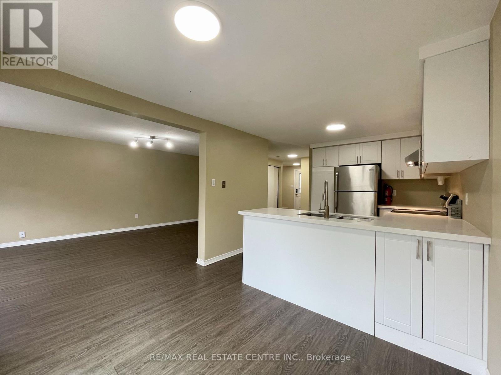 220 Pastern Trail, Waterloo, Ontario  N2K 3X4 - Photo 4 - X13105364