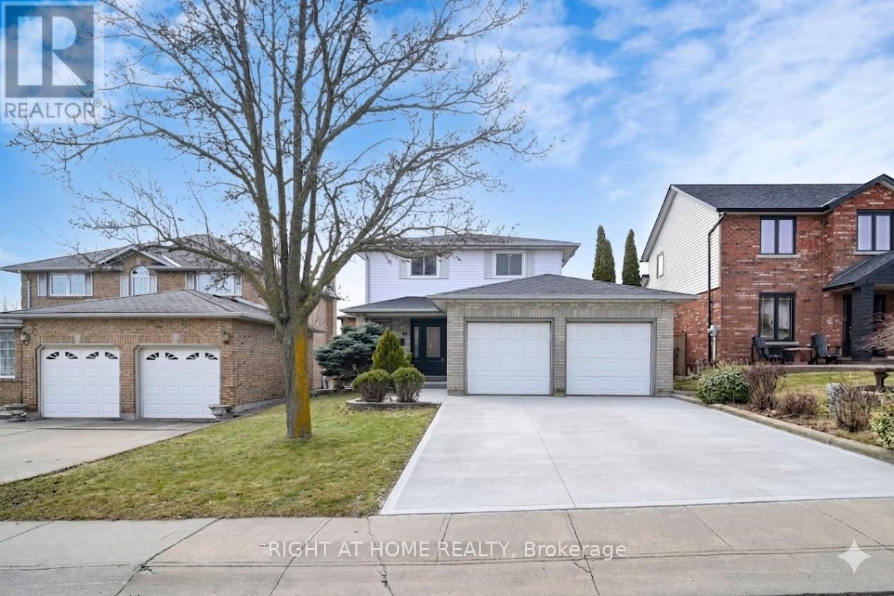 62 Como Place, Hamilton, Ontario  L9B 1Y4 - Photo 1 - X13105372