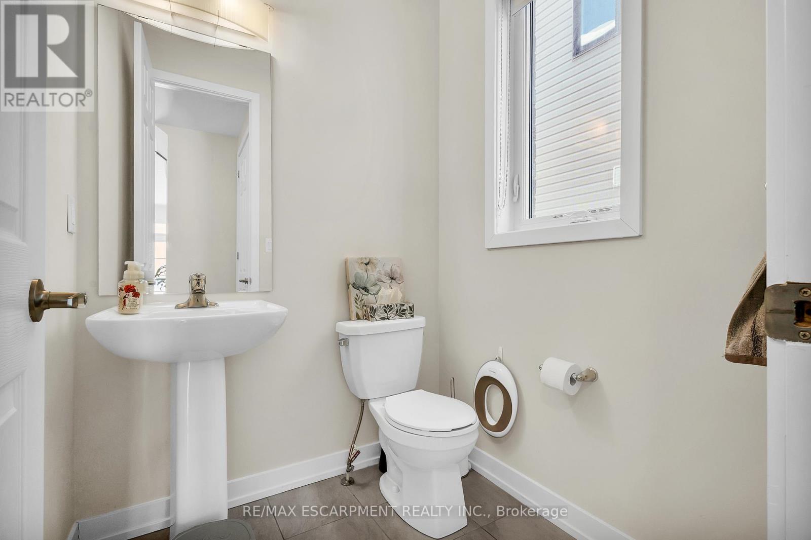 12 Blackberry Lane, Thorold, Ontario  L3B 0L3 - Photo 11 - X13105400