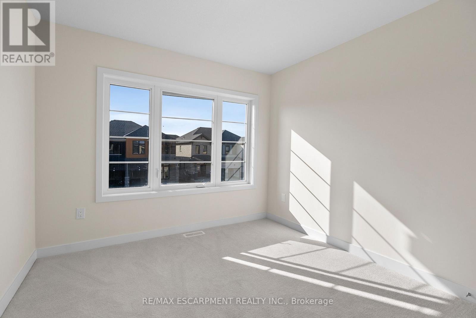 12 Blackberry Lane, Thorold, Ontario  L3B 0L3 - Photo 17 - X13105400