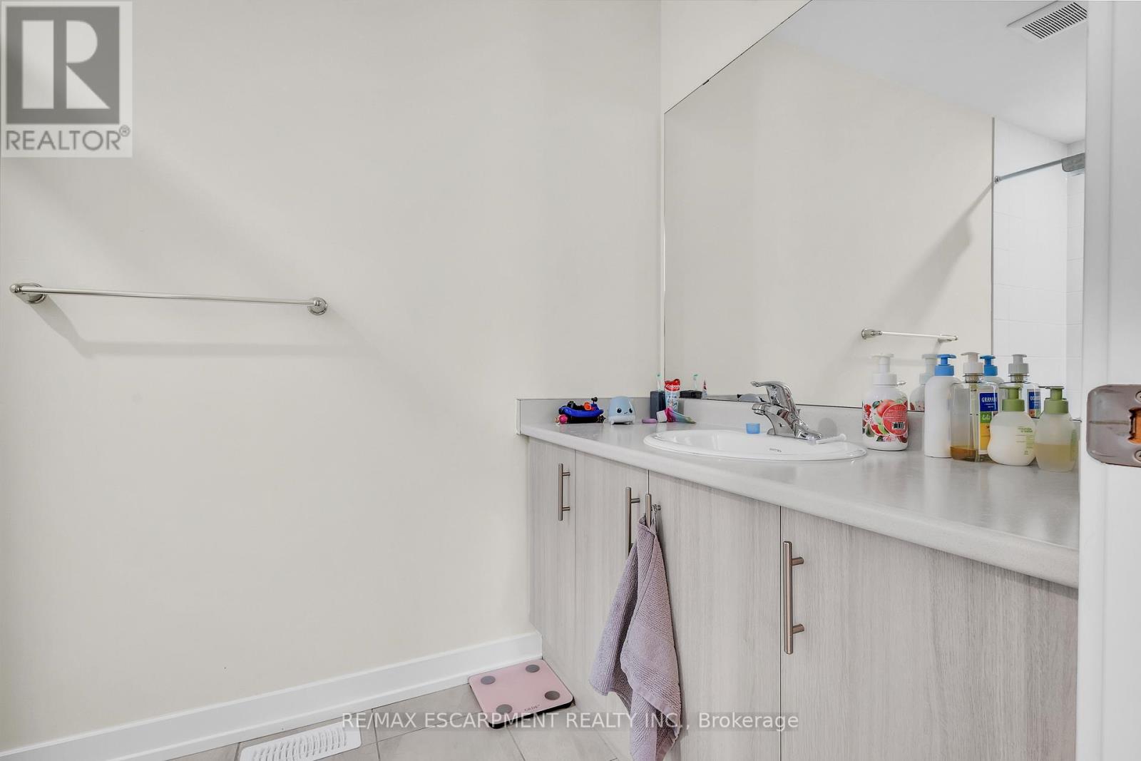 12 Blackberry Lane, Thorold, Ontario  L3B 0L3 - Photo 22 - X13105400
