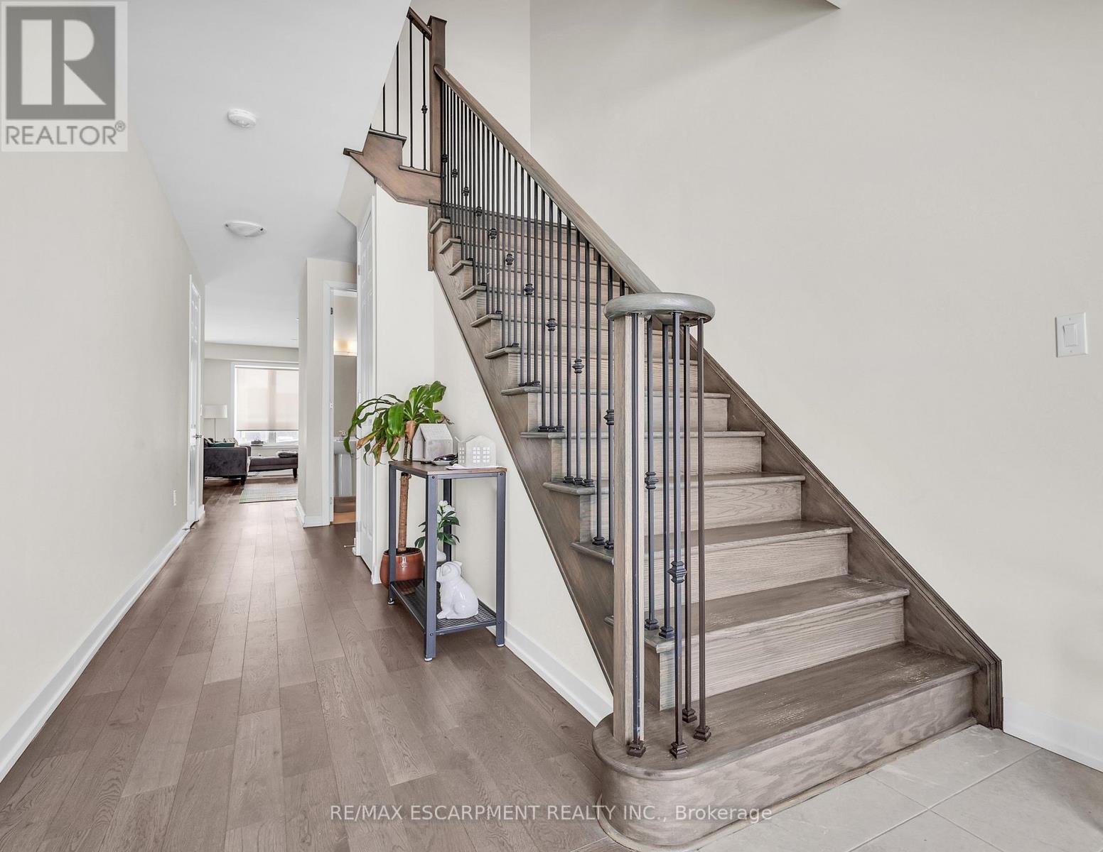 12 Blackberry Lane, Thorold, Ontario  L3B 0L3 - Photo 3 - X13105400
