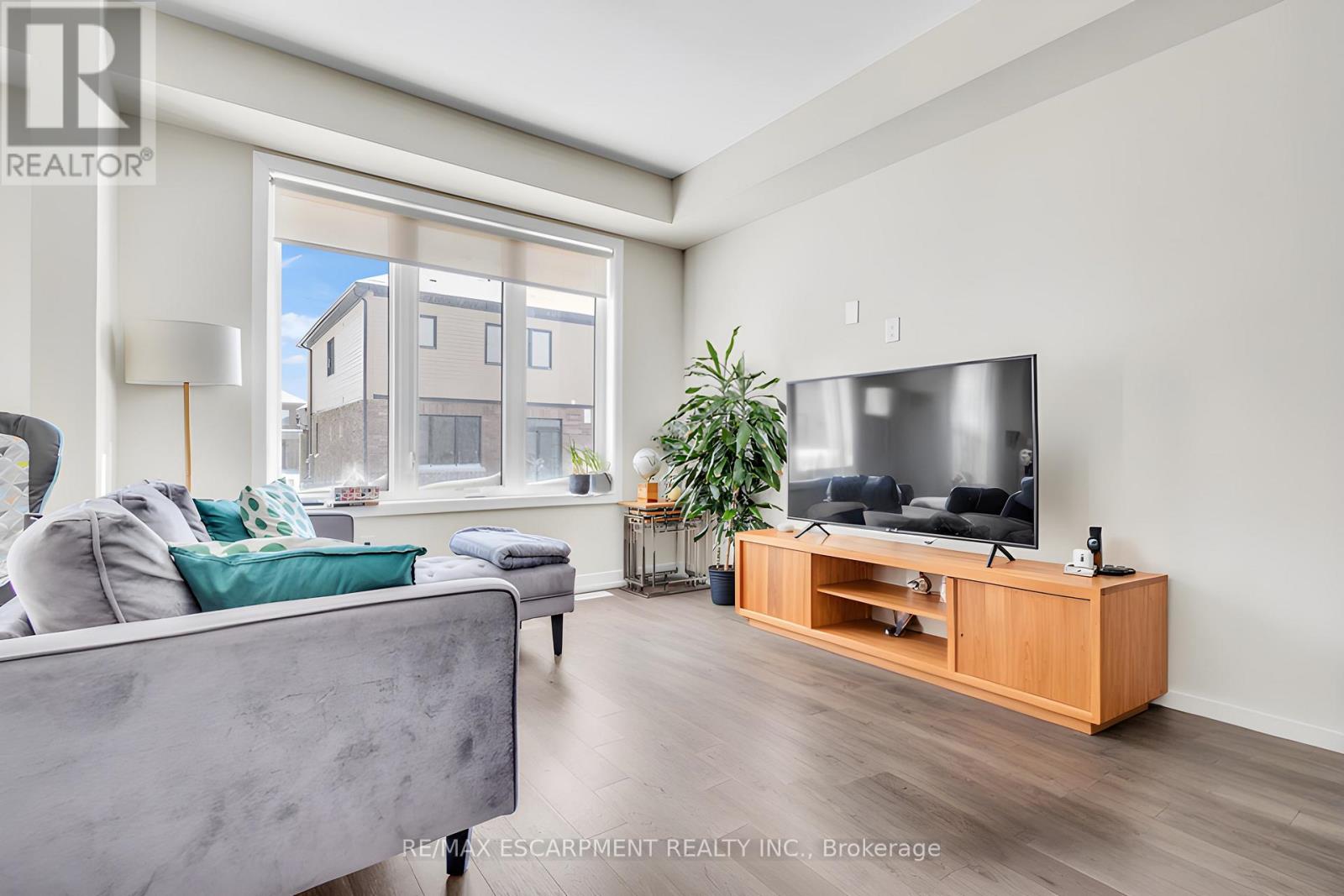 12 Blackberry Lane, Thorold, Ontario  L3B 0L3 - Photo 6 - X13105400