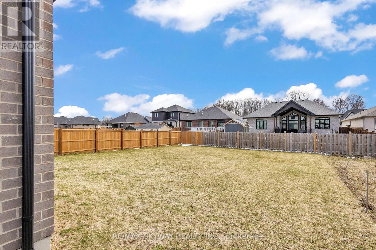 176 Foxborough Place, Thames Centre, Ontario  N0M 2P0 - Photo 23 - X13105462