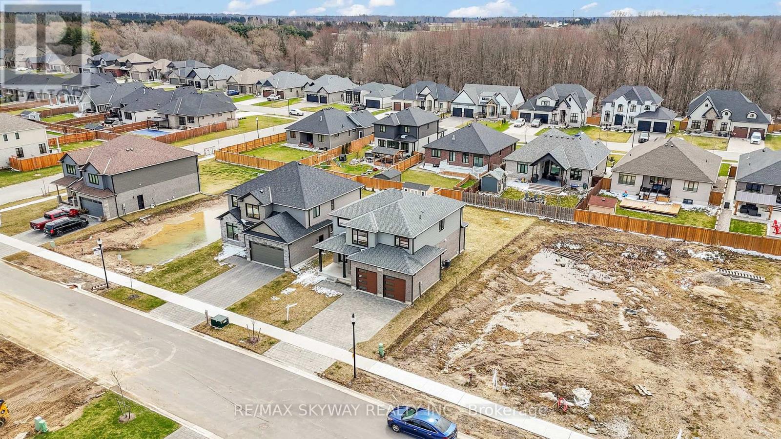 176 Foxborough Place, Thames Centre, Ontario  N0M 2P0 - Photo 3 - X13105462