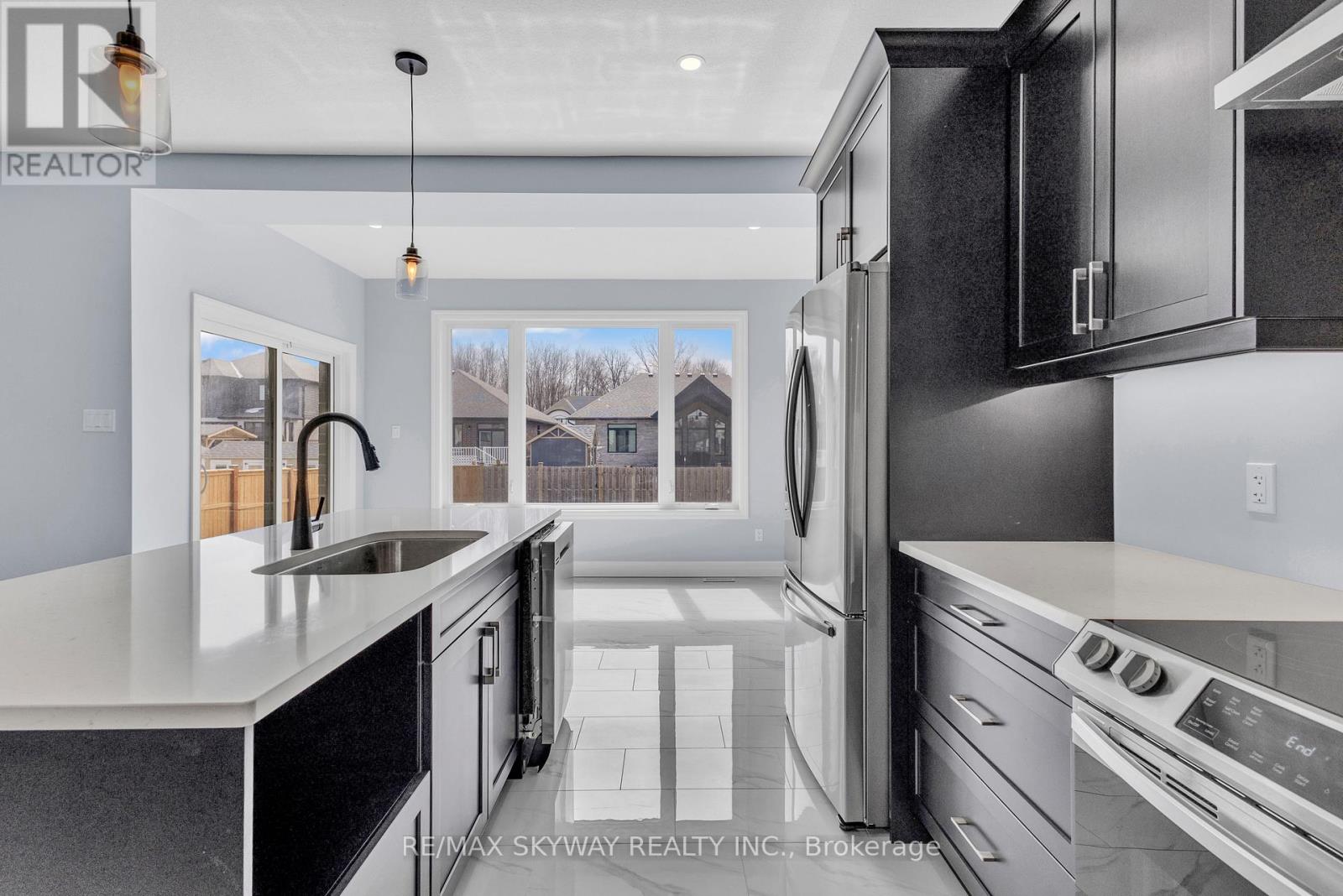 176 Foxborough Place, Thames Centre, Ontario  N0M 2P0 - Photo 33 - X13105462