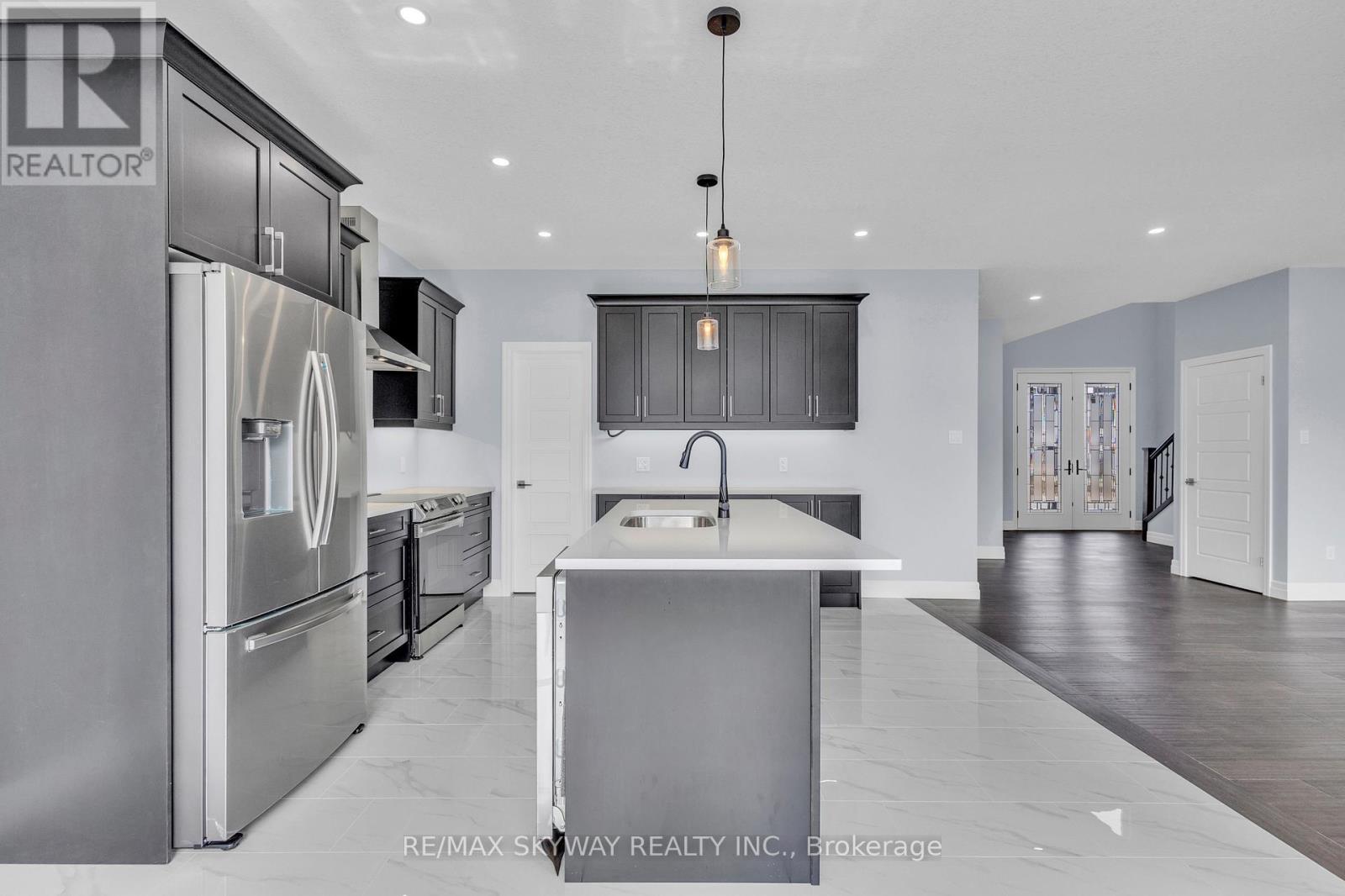 176 Foxborough Place, Thames Centre, Ontario  N0M 2P0 - Photo 36 - X13105462