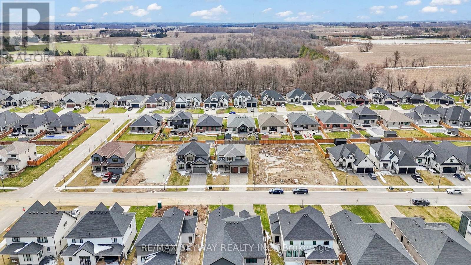 176 Foxborough Place, Thames Centre, Ontario  N0M 2P0 - Photo 6 - X13105462