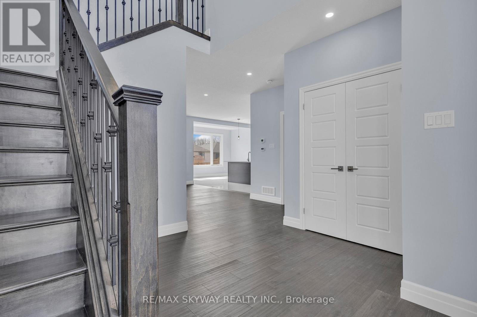 176 Foxborough Place, Thames Centre, Ontario  N0M 2P0 - Photo 8 - X13105462
