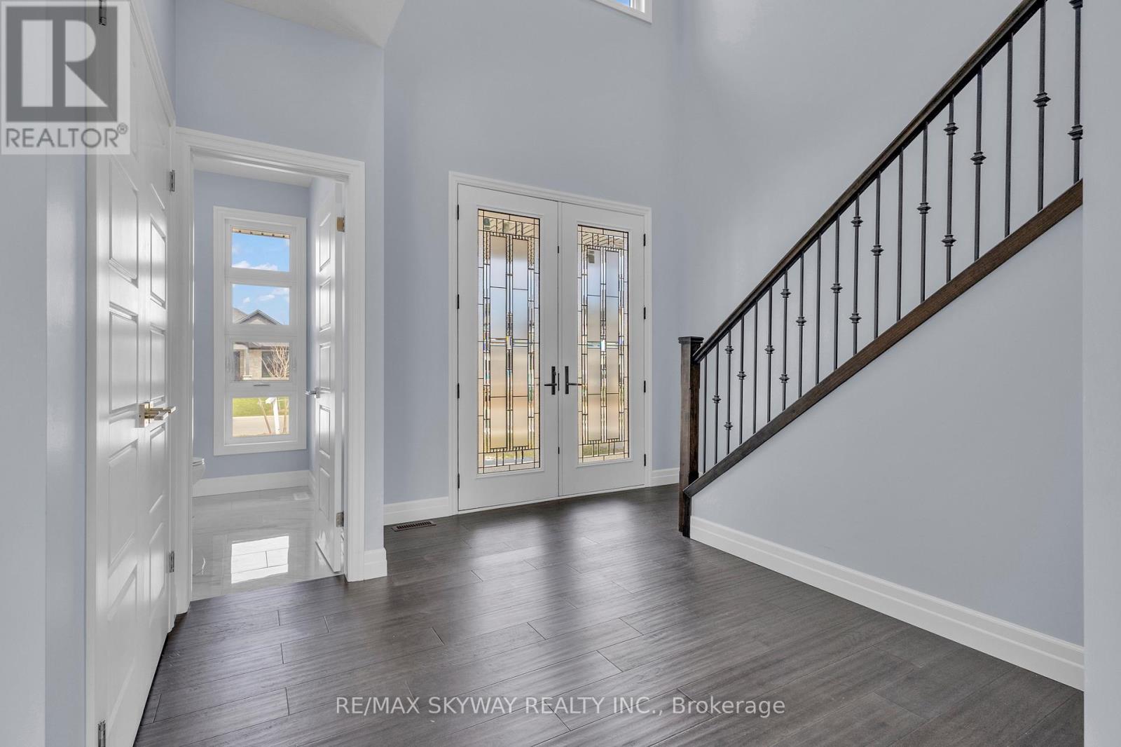 176 Foxborough Place, Thames Centre, Ontario  N0M 2P0 - Photo 9 - X13105462