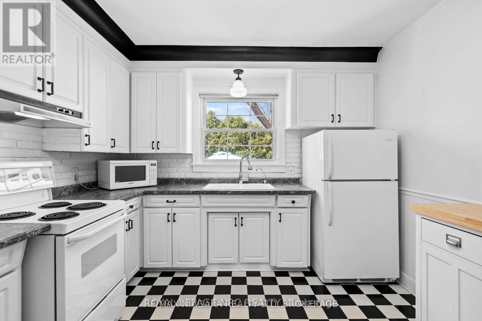 Main - 39 Maplewood Drive, St. Catharines, Ontario  L2M 3P1 - Photo 10 - X13105530