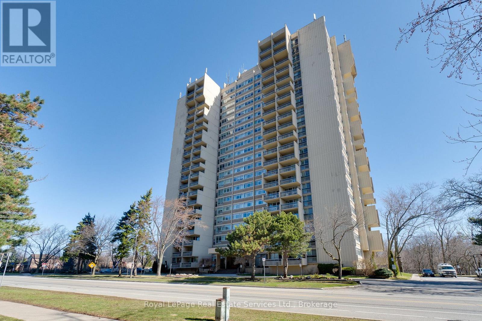 2004 - 1359 White Oaks Boulevard, Oakville, Ontario  L6H 2R8 - Photo 1 - W13105604