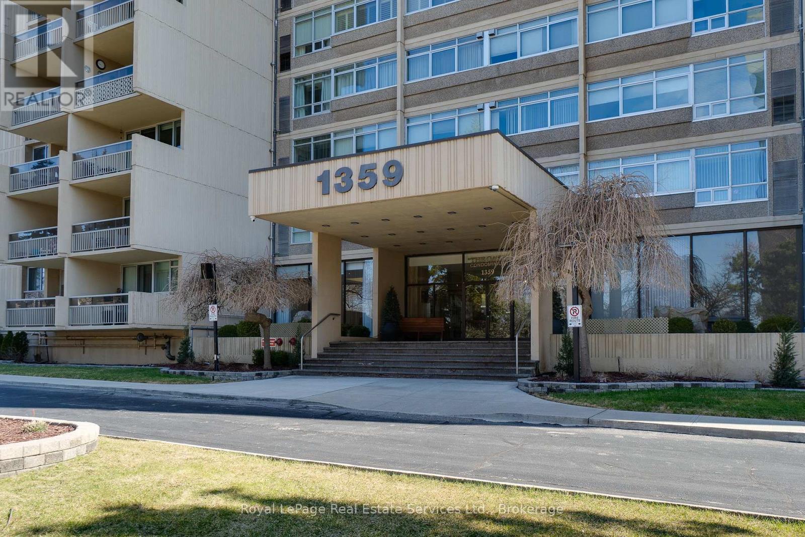 2004 - 1359 White Oaks Boulevard, Oakville, Ontario  L6H 2R8 - Photo 2 - W13105604