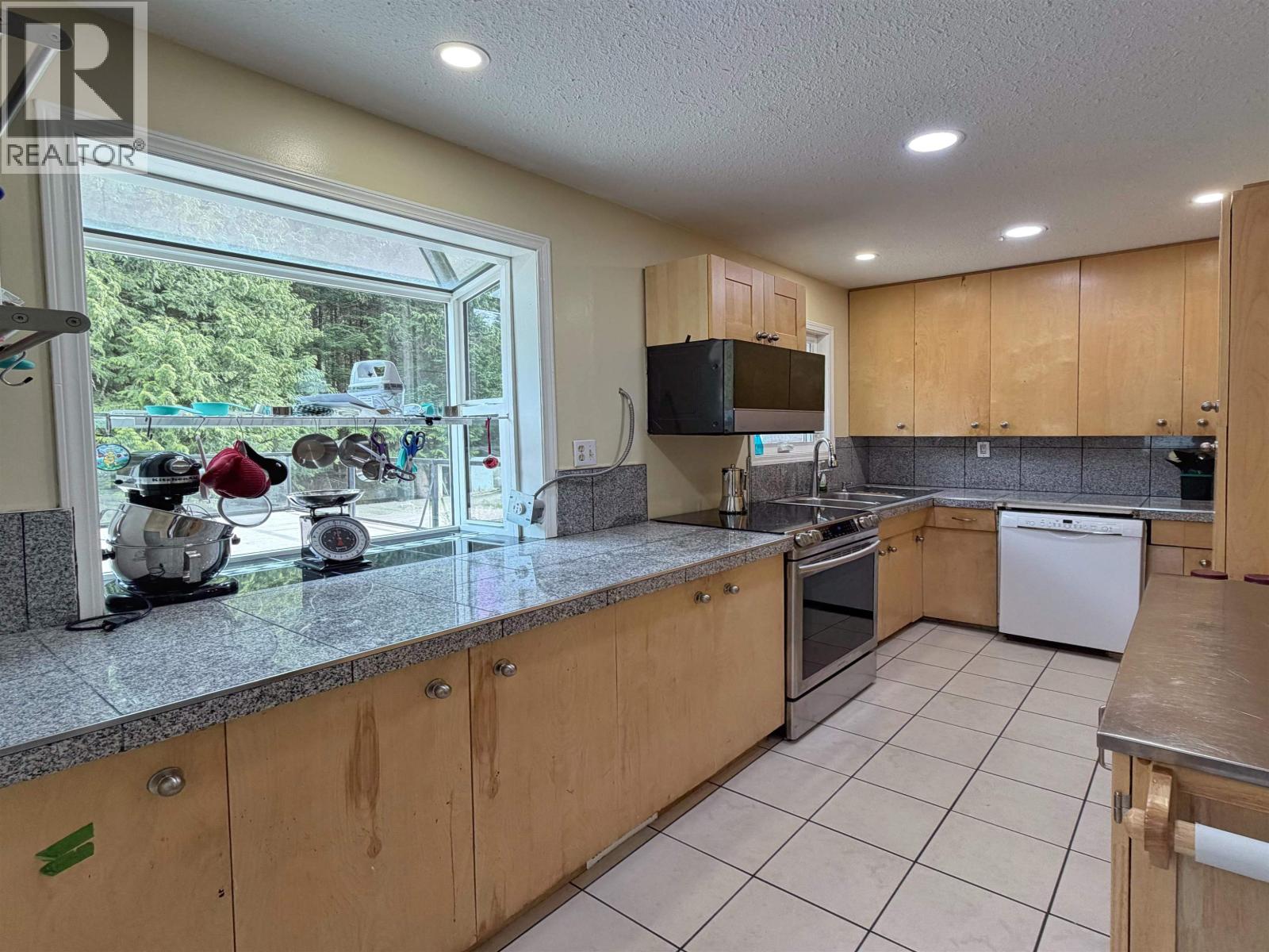 718 E 11th Avenue, Prince Rupert, British Columbia  V8J 2W5 - Photo 10 - R3121531