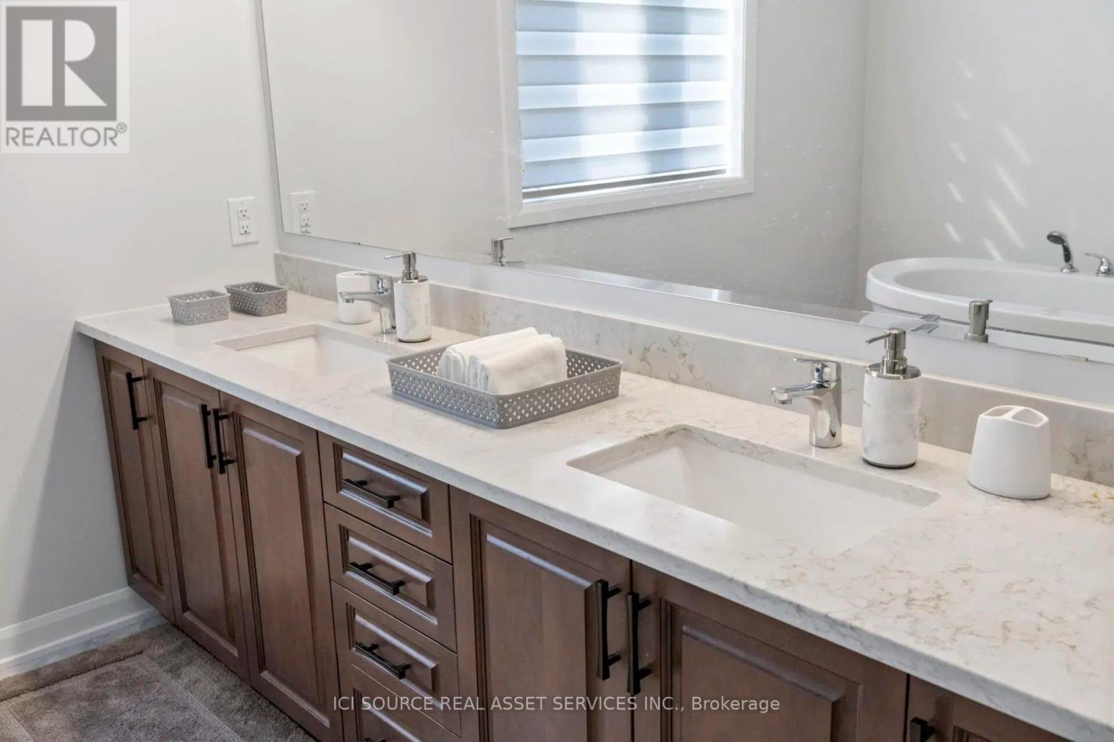 Upper - 733 Coast Circle, Ottawa, Ontario  K4M 0J4 - Photo 24 - X12626598