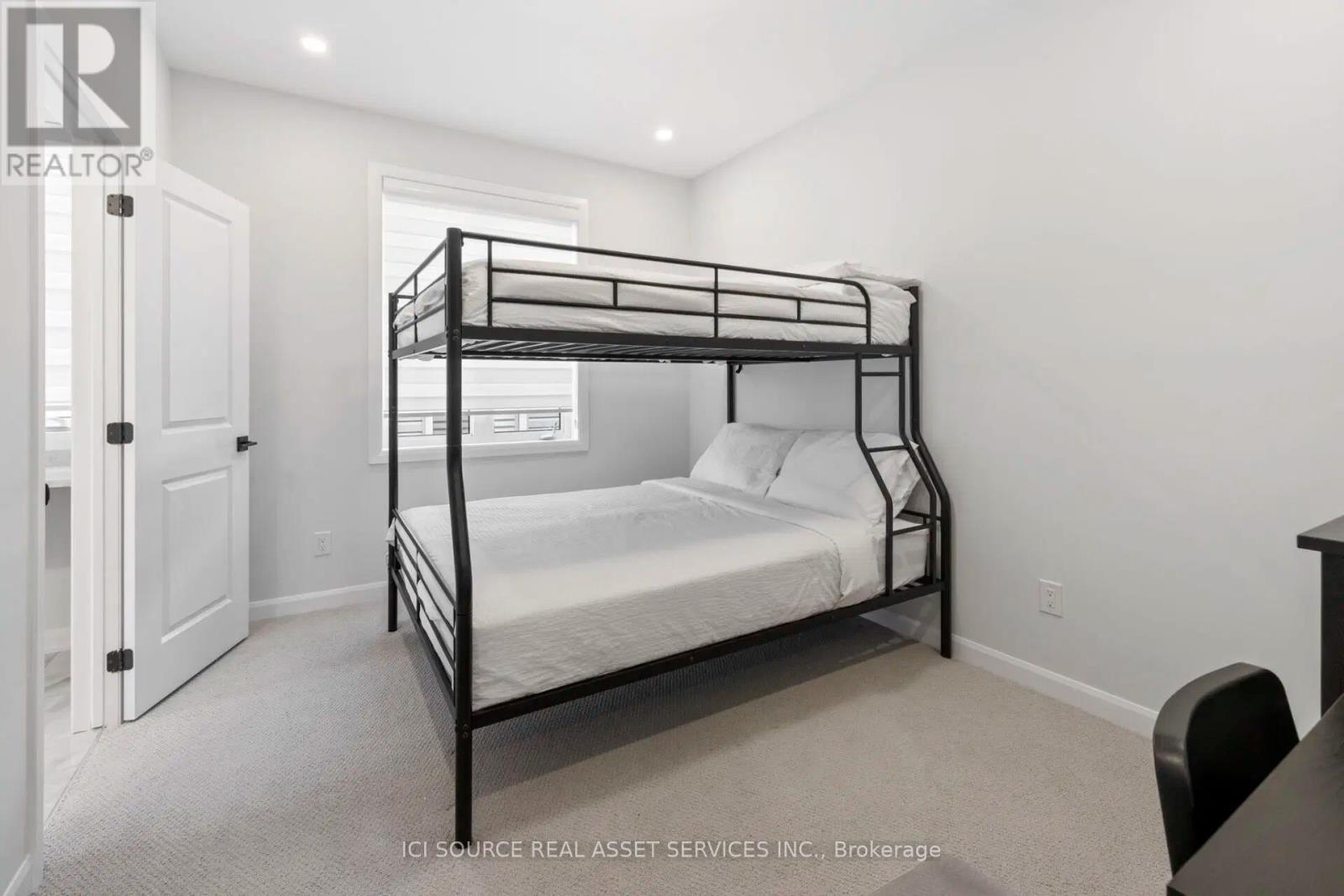 Upper - 733 Coast Circle, Ottawa, Ontario  K4M 0J4 - Photo 18 - X12626598