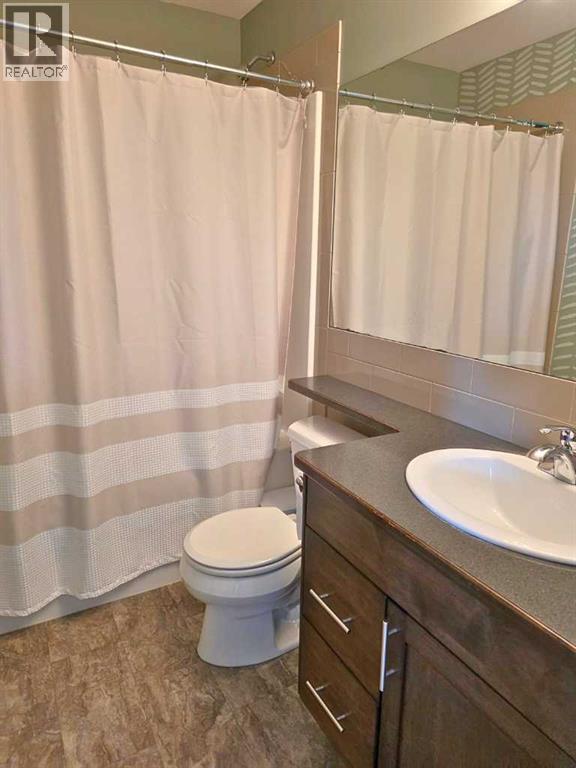 210 Viscount Drive, Red Deer, Alberta  T4R 0M7 - Photo 23 - A2309193