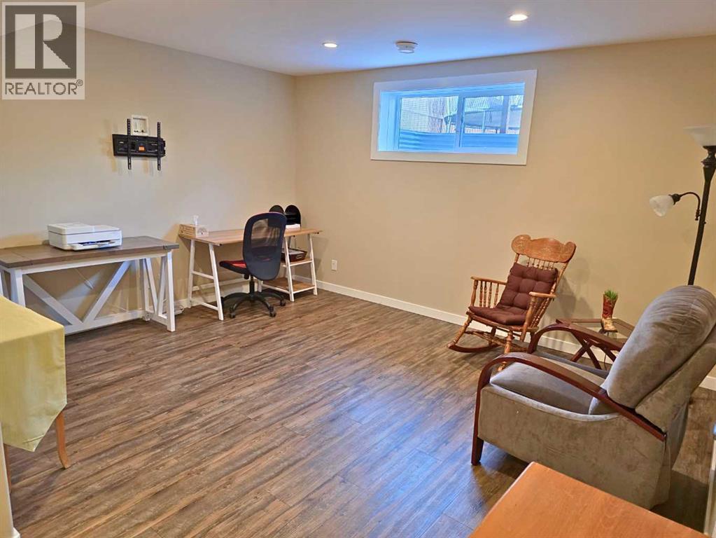 210 Viscount Drive, Red Deer, Alberta  T4R 0M7 - Photo 26 - A2309193