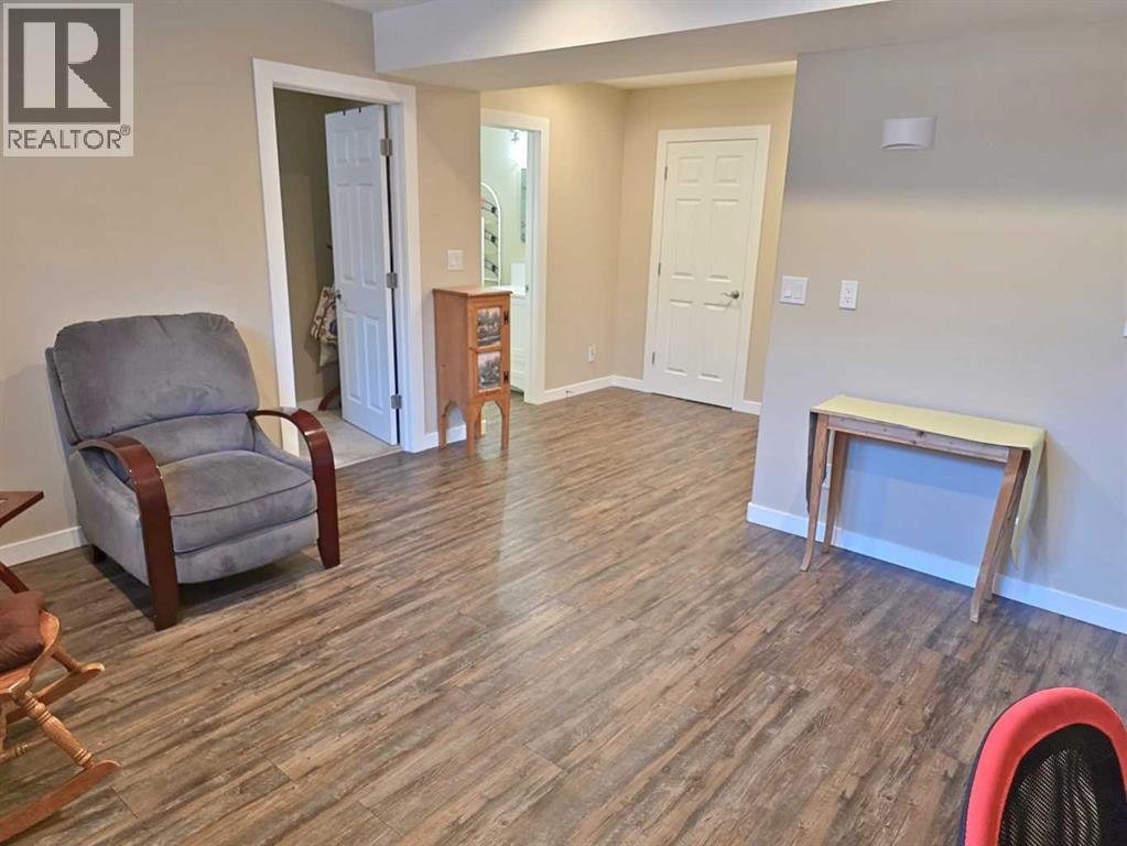 210 Viscount Drive, Red Deer, Alberta  T4R 0M7 - Photo 27 - A2309193