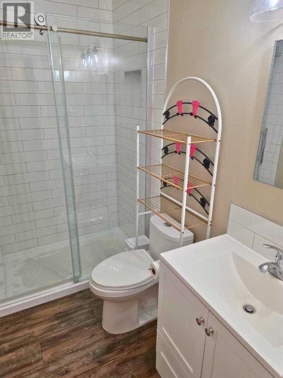 210 Viscount Drive, Red Deer, Alberta  T4R 0M7 - Photo 29 - A2309193