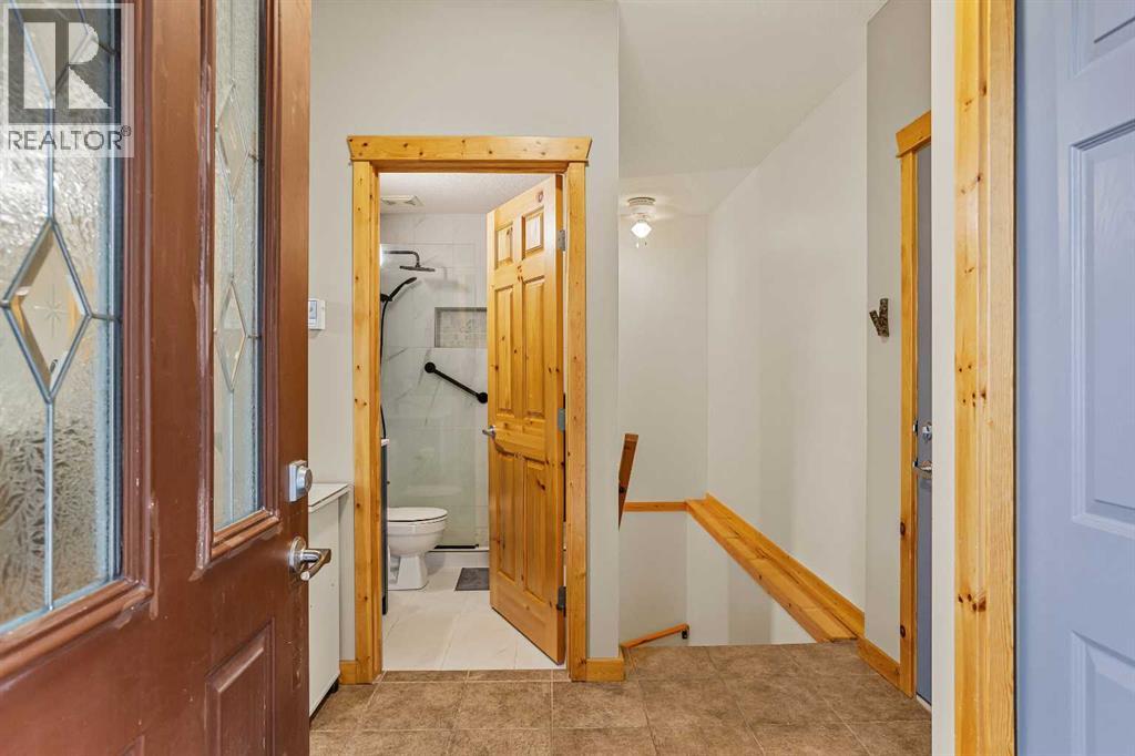 201, 70 Dyrgas Gate, Canmore, Alberta  T1W 3J6 - Photo 4 - A2289311