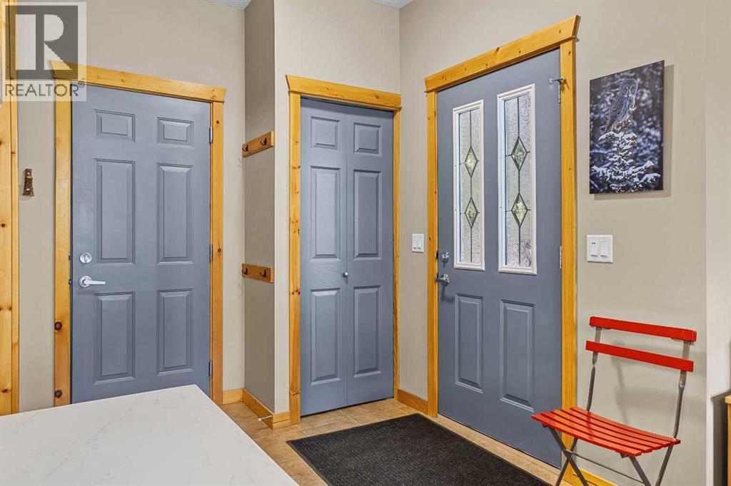 201, 70 Dyrgas Gate, Canmore, Alberta  T1W 3J6 - Photo 5 - A2289311
