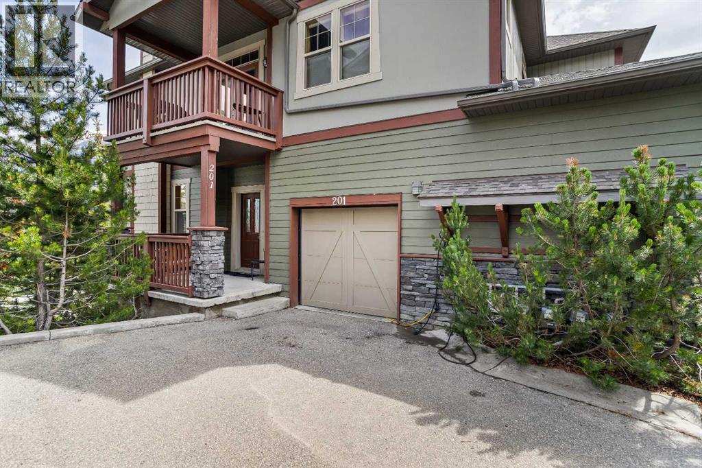 201, 70 Dyrgas Gate, Canmore, Alberta  T1W 3J6 - Photo 2 - A2289311