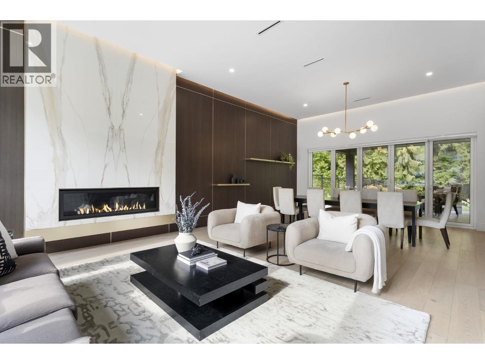 5197 Sonora Drive, North Vancouver, British Columbia  V7R 3V7 - Photo 3 - R3121478