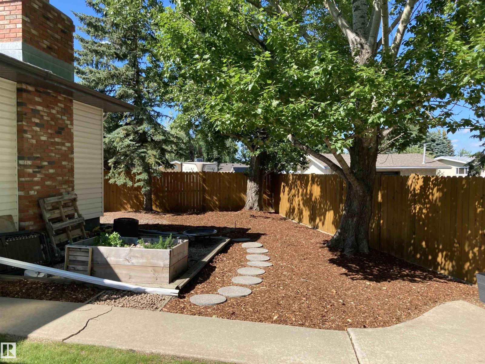 4209 63 St, Camrose, Alberta  T4V 2W3 - Photo 13 - E4486705
