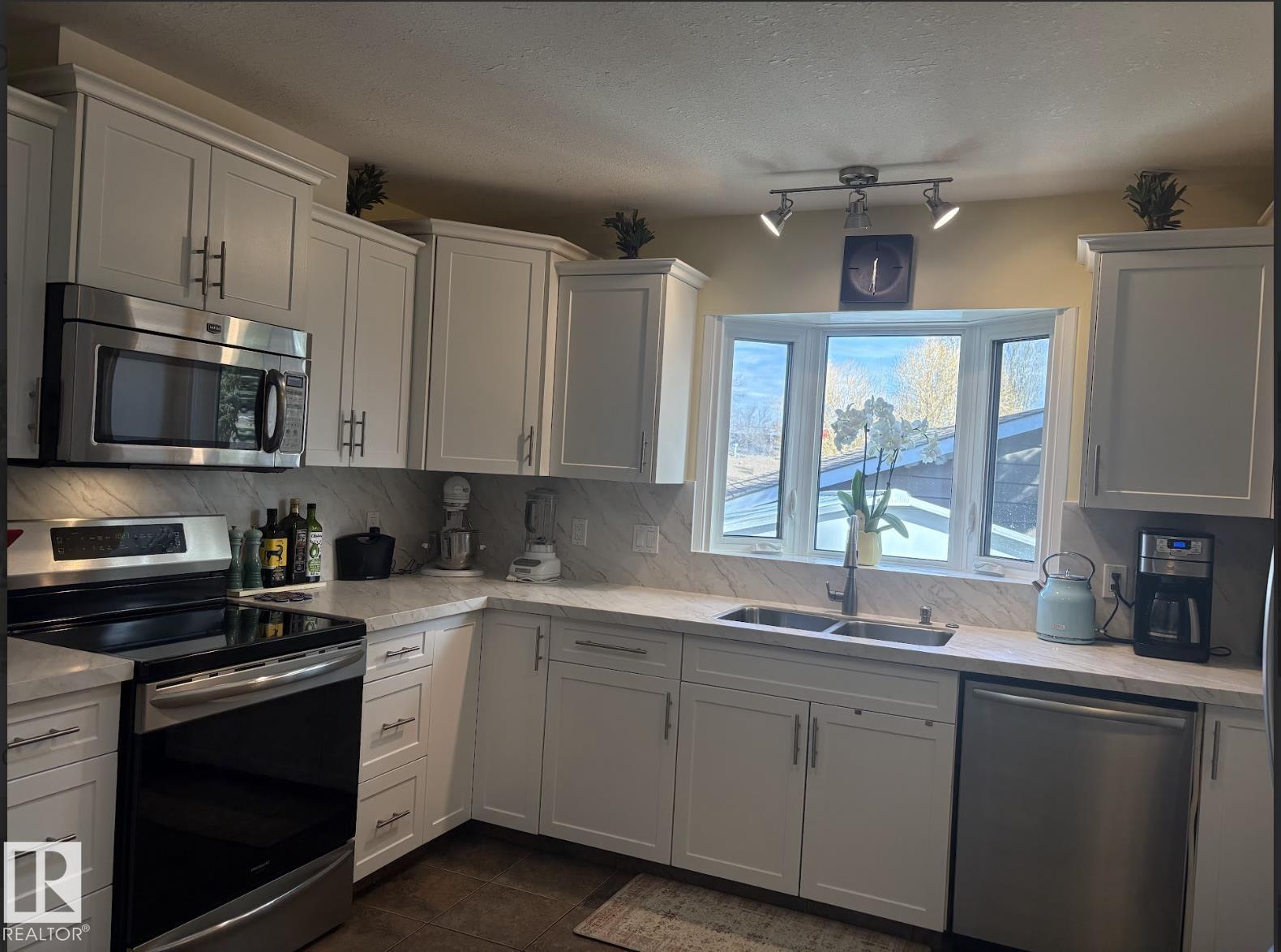 4209 63 St, Camrose, Alberta  T4V 2W3 - Photo 3 - E4486705