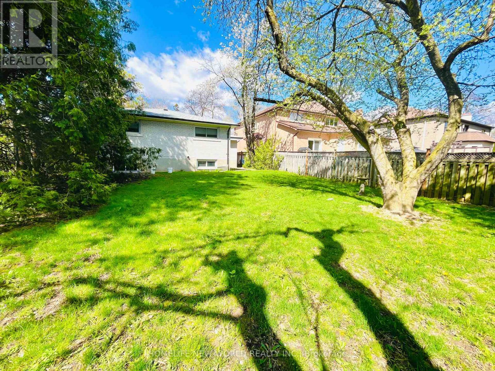 Ground - 127 Highgate Avenue, Toronto, Ontario  M2N 5G5 - Photo 5 - C13105622