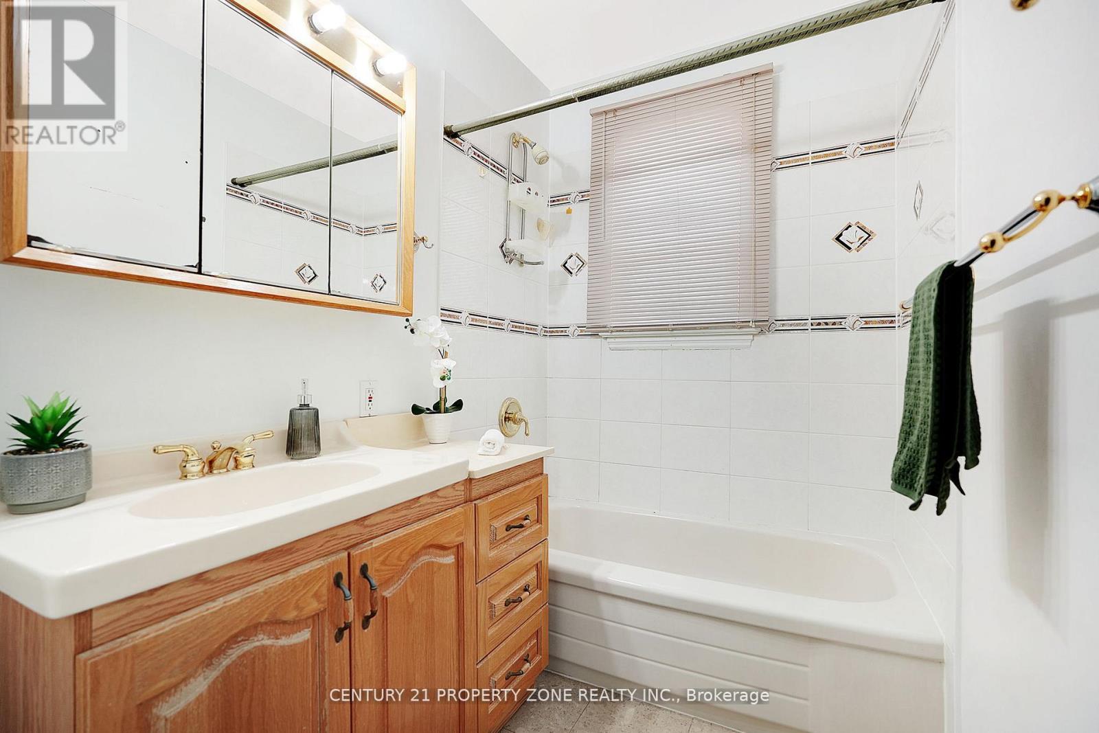 97 Sparkhall Avenue, Toronto, Ontario  M4K 1G7 - Photo 19 - E13105548