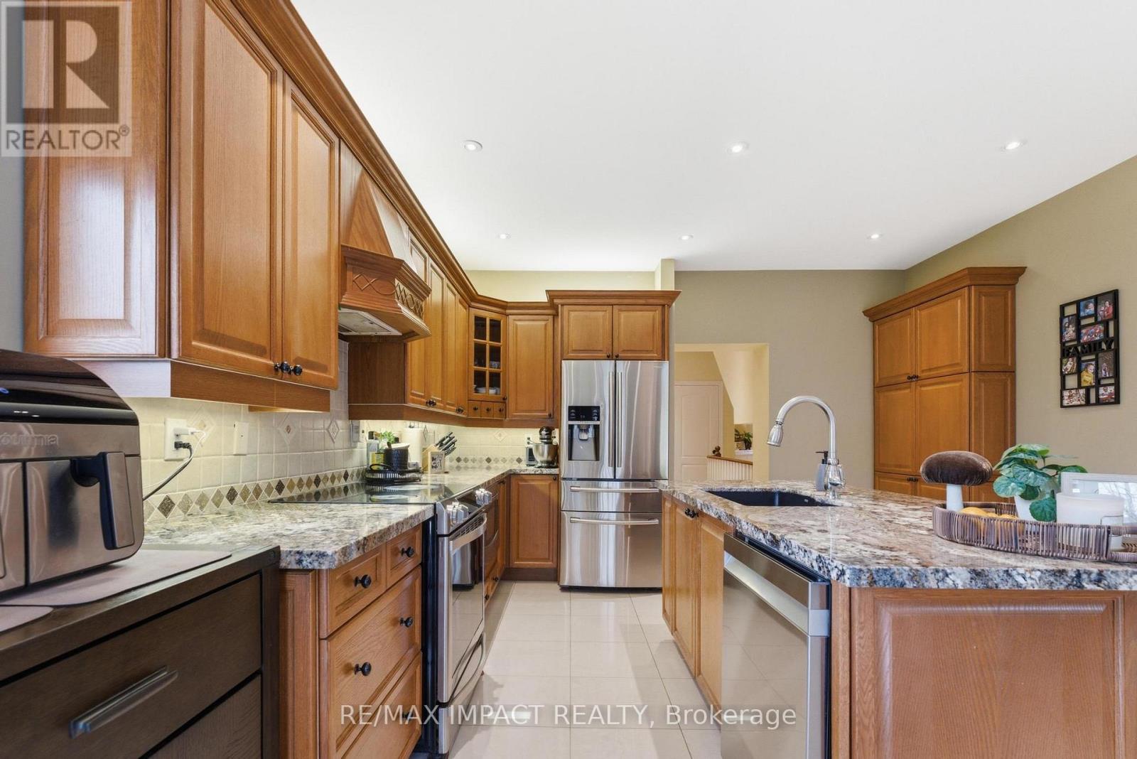 1459 Grandview Street N, Oshawa, Ontario  L1K 2N8 - Photo 19 - E13105642