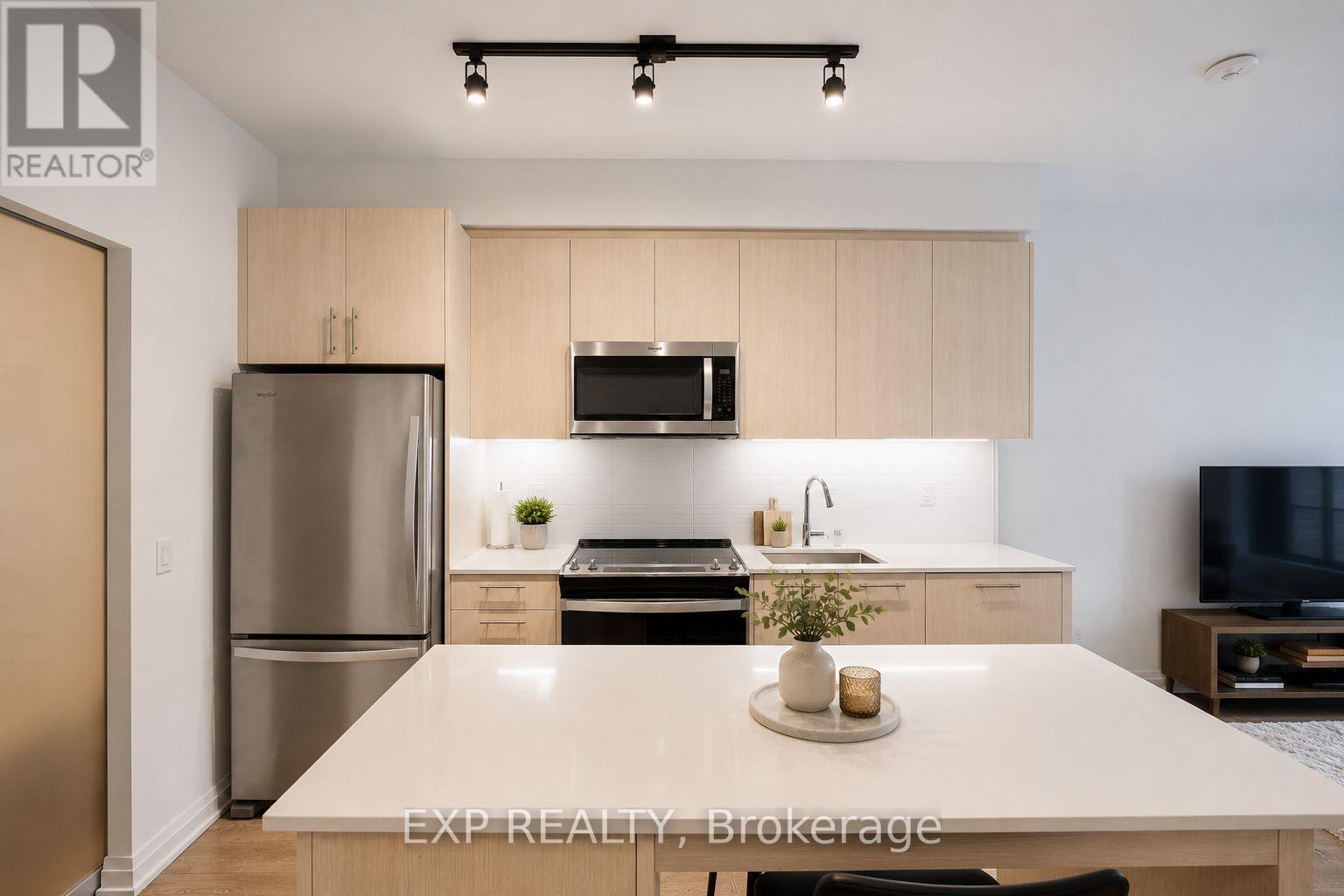 210 - 286 Main Street, Toronto, Ontario  M4C 0B3 - Photo 12 - E13105668