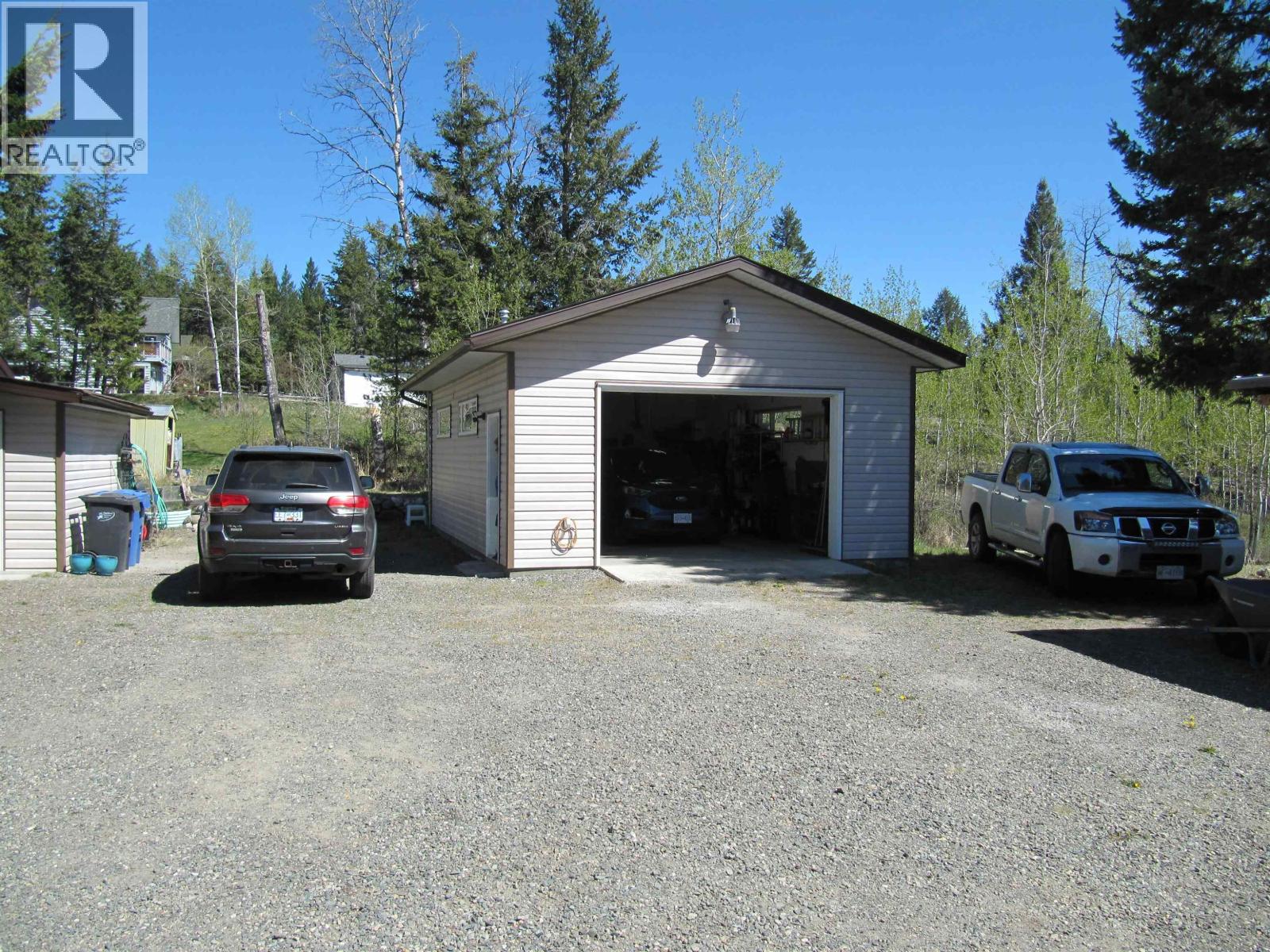 5031 Easzee Drive, 108 Mile Ranch, British Columbia  V0K 2Z0 - Photo 6 - R3121472