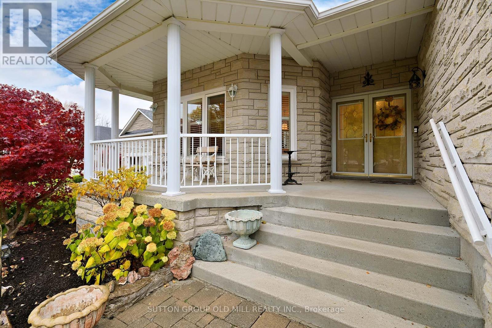 128 Carmela Avenue, Richmond Hill, Ontario  L4E 2V6 - Photo 3 - N13105580