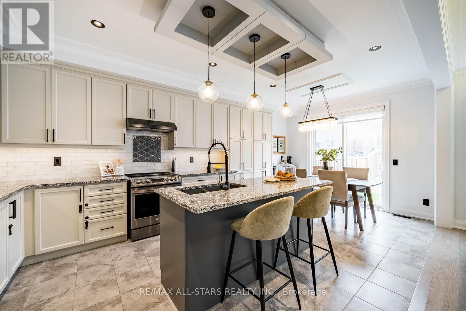 343 Busato Drive, Whitchurch-Stouffville, Ontario  L4A 4V1 - Photo 9 - N13105632