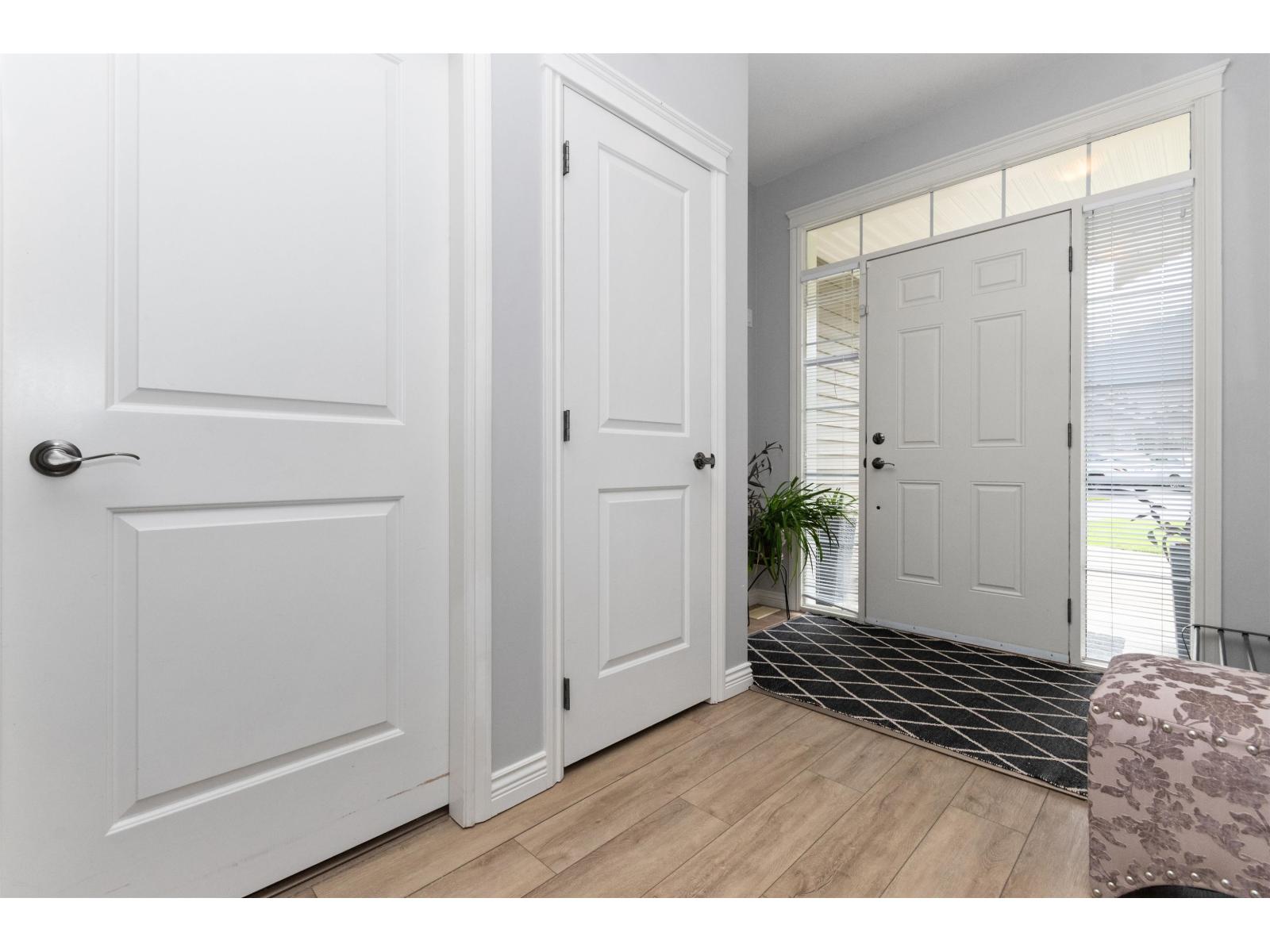 6024 Hunter Creek Crescent, Sardis South, Chilliwack, British Columbia  V2R 0B7 - Photo 3 - R3121511