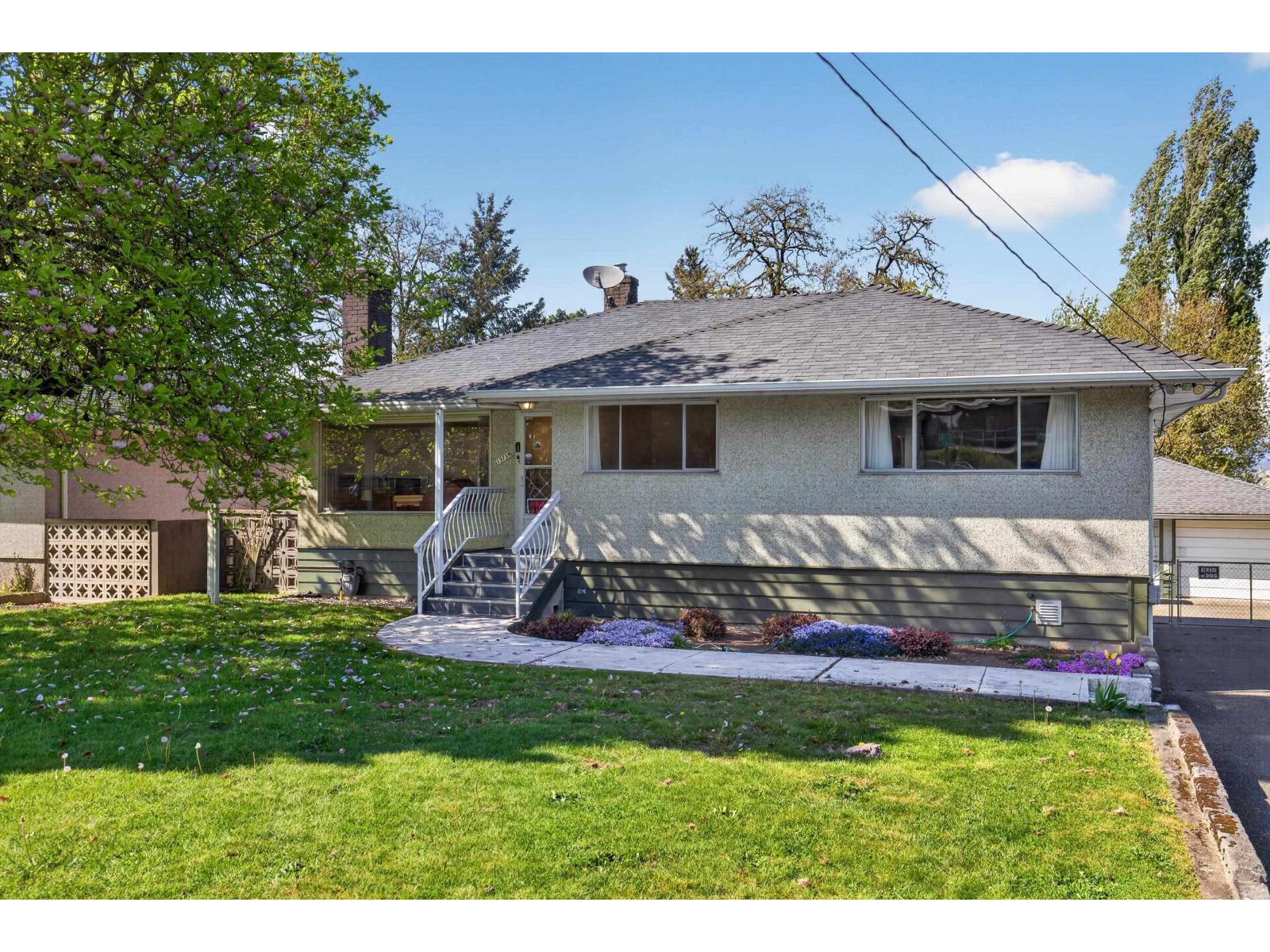 13759 111 Avenue, Surrey, British Columbia  V3R 2C1 - Photo 1 - R3120341