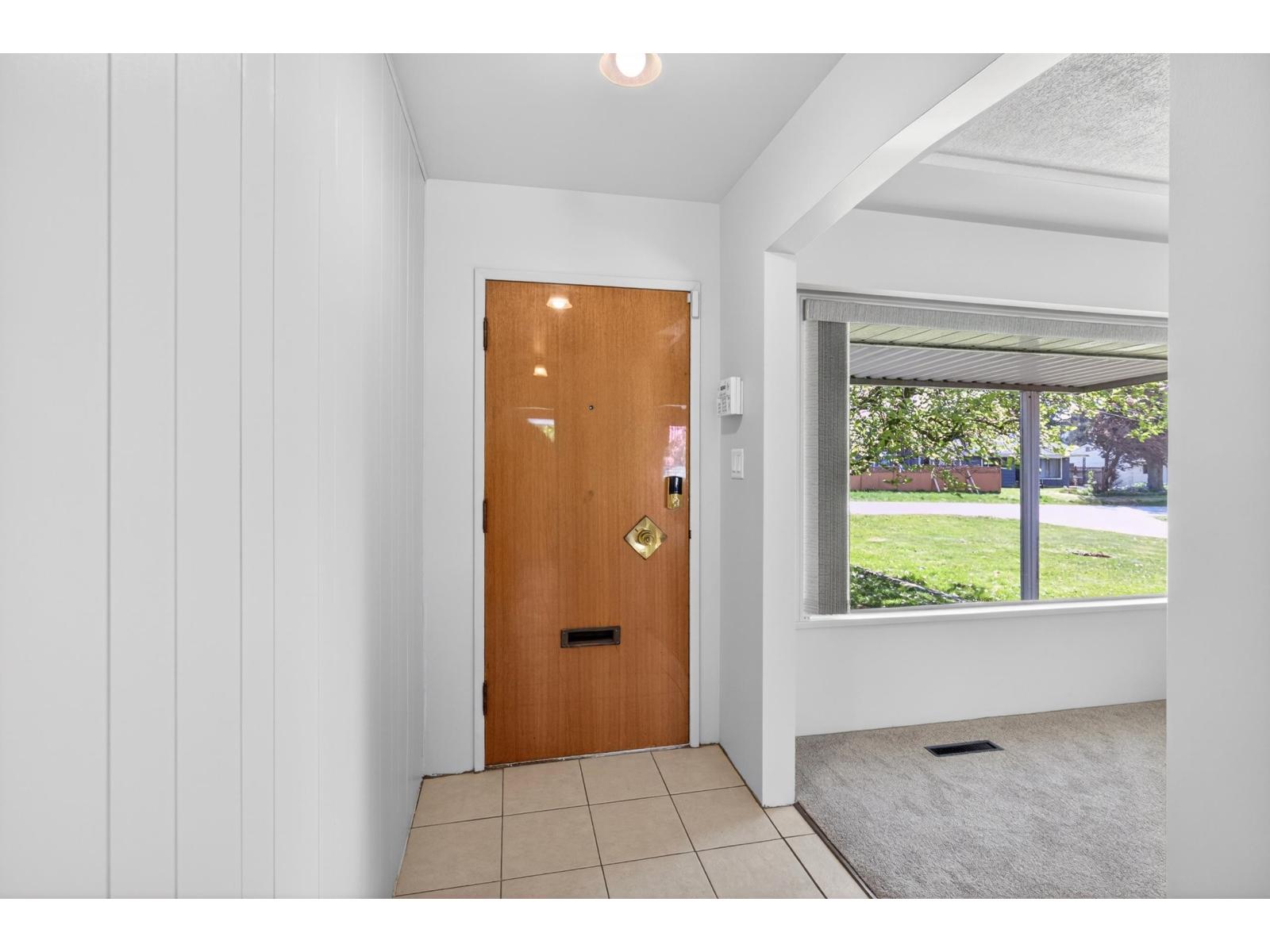 13759 111 Avenue, Surrey, British Columbia  V3R 2C1 - Photo 5 - R3120341
