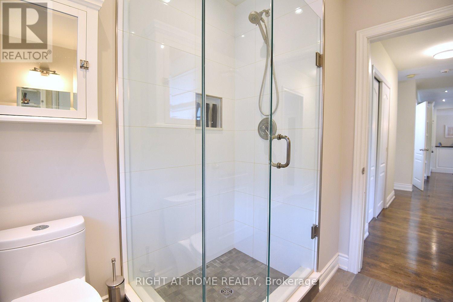 724 Courtland Place, Burlington, Ontario  L7R 2M6 - Photo 26 - W13105596