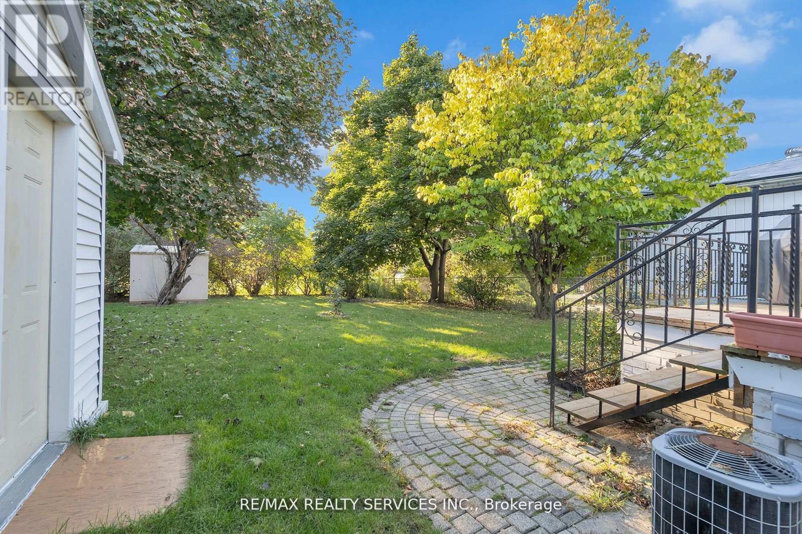 81 Glenforest Road, Brampton, Ontario  L6S 1L8 - Photo 18 - W13105598