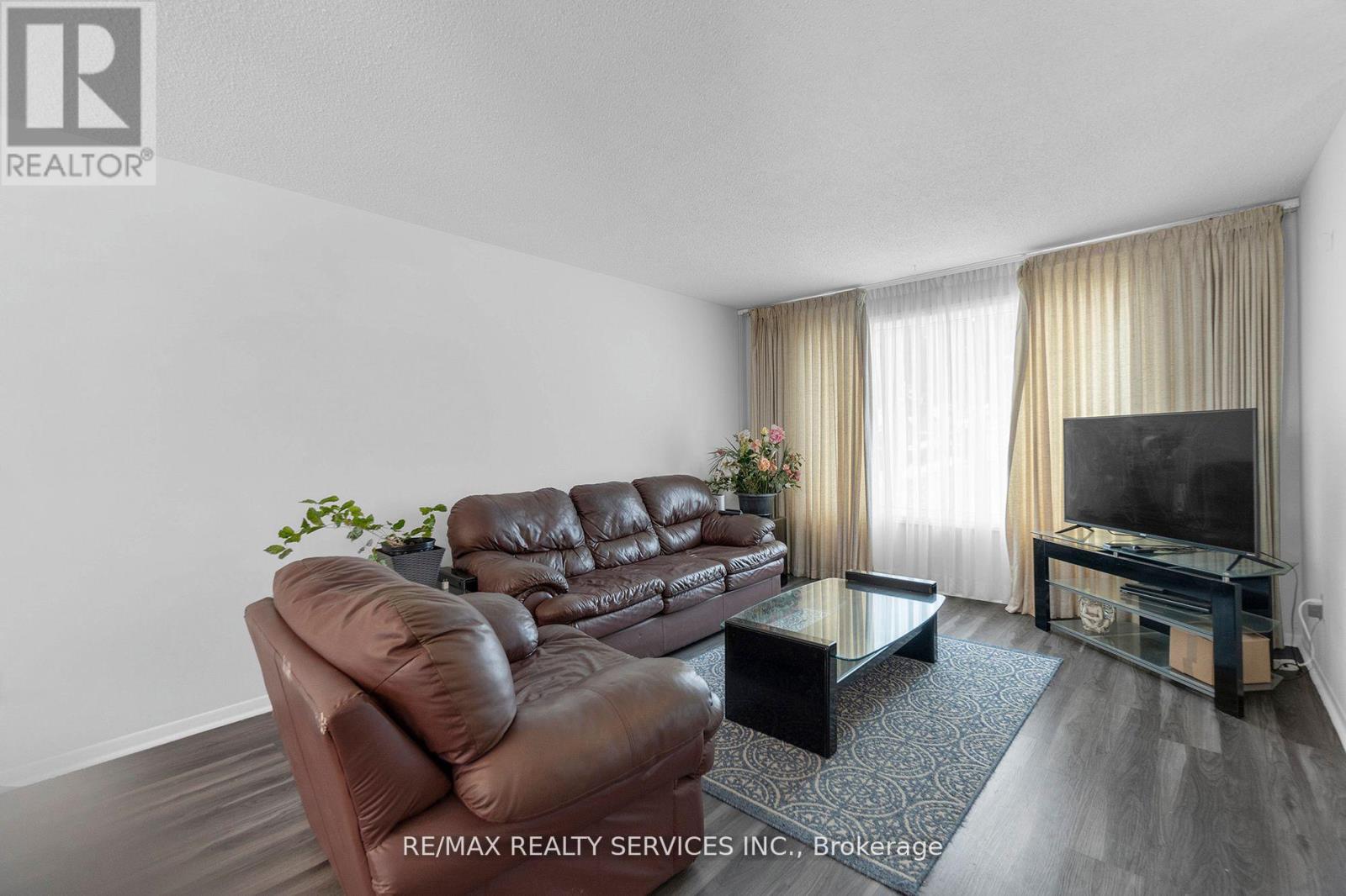81 Glenforest Road, Brampton, Ontario  L6S 1L8 - Photo 4 - W13105598
